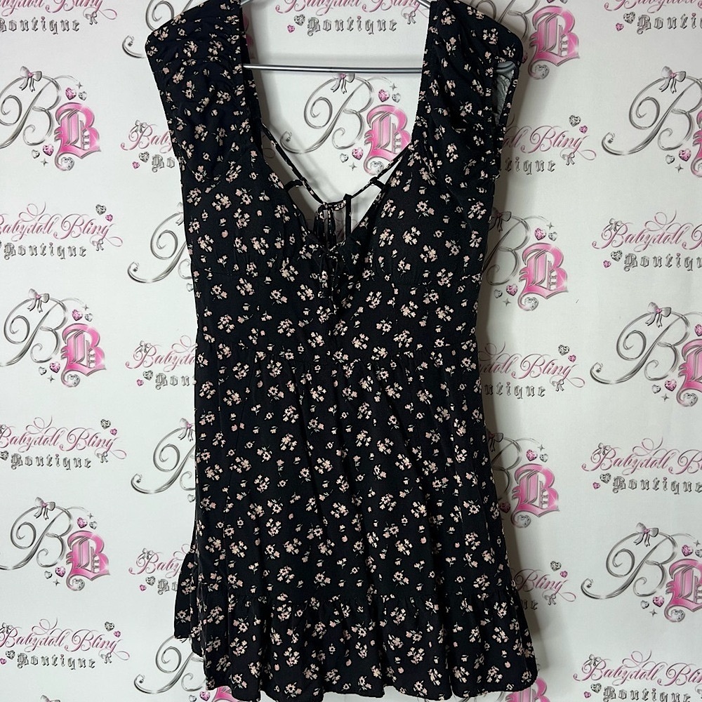 Streetwear Society romper dress style flowy flowers Black Floral Blouse
